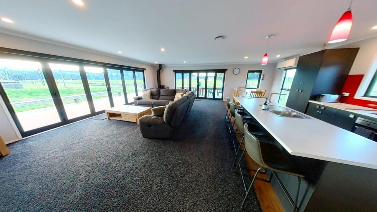 Full Holiday Home To Yourself, Up To 21 Guests Atiamuri Екстериор снимка
