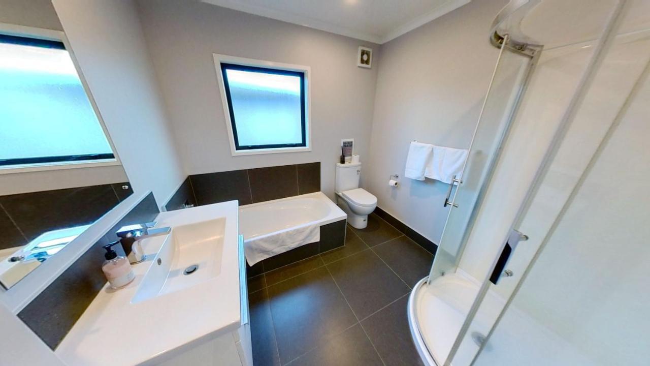 Full Holiday Home To Yourself, Up To 21 Guests Atiamuri Екстериор снимка