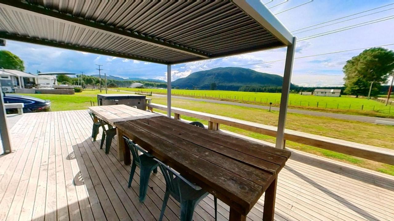 Full Holiday Home To Yourself, Up To 21 Guests Atiamuri Екстериор снимка